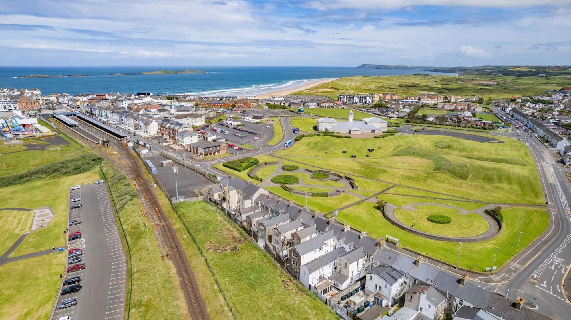Апартаменты 5 Dunluce Park - Portrush By The Sea Экстерьер фото